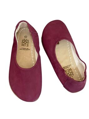 Earthing Harmony Grounding Barefoot Ballet Flats
Nubuck Burgundy 41(10-10.5)
